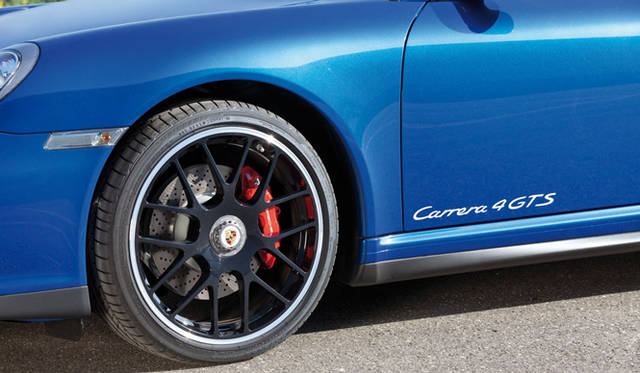 <strong>PORSCHE 911 Carrera 4 GTS│ポルシェ 911 カレラ 4 GTS</strong>