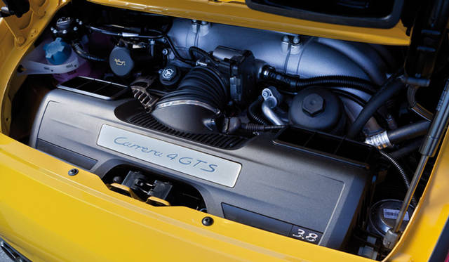 <strong>PORSCHE 911 Carrera 4 GTS│ポルシェ 911 カレラ 4 GTS</strong>