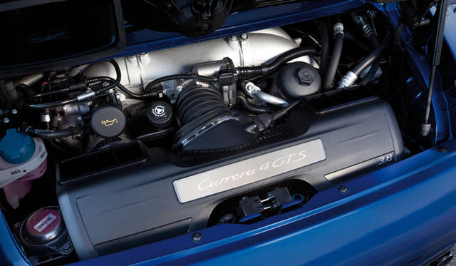 <strong>PORSCHE 911 Carrera 4 GTS│ポルシェ 911 カレラ 4 GTS</strong>