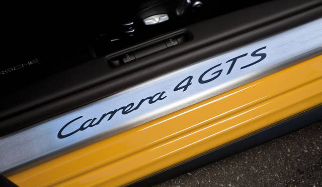 <strong>PORSCHE 911 Carrera 4 GTS│ポルシェ 911 カレラ 4 GTS</strong>