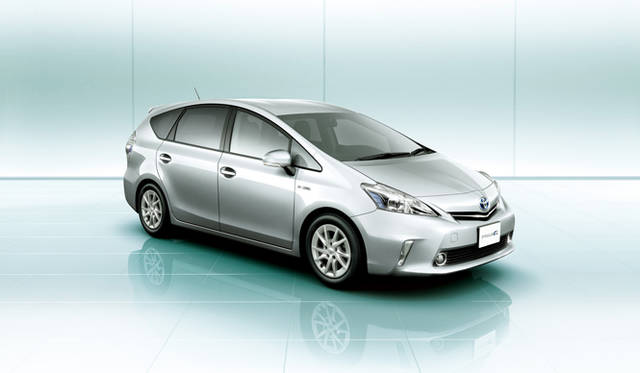 <strong>TOYOTA Priusα│トヨタ プリウス アルファ</strong>