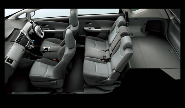 <strong>TOYOTA Priusα│トヨタ プリウス アルファ</strong>