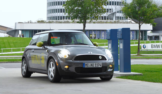 <strong>MINI E｜ミニ E</strong>