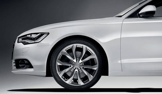 <strong>Audi A6 Avant｜アウディ A6 アバント</strong>