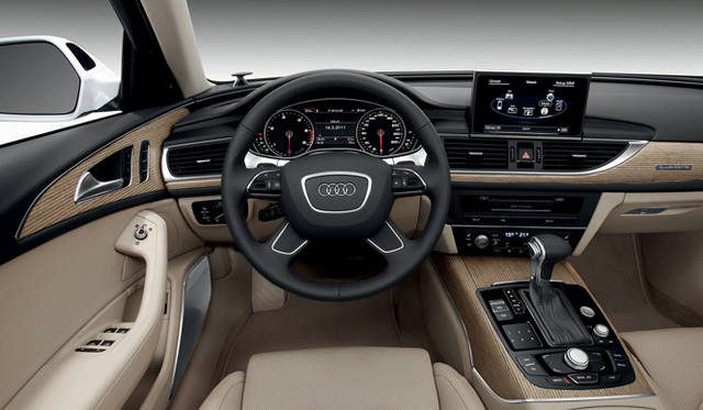 <strong>Audi A6 Avant｜アウディ A6 アバント</strong>