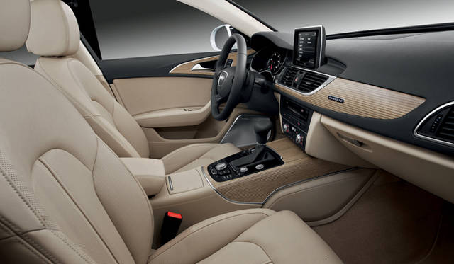 <strong>Audi A6 Avant｜アウディ A6 アバント</strong>