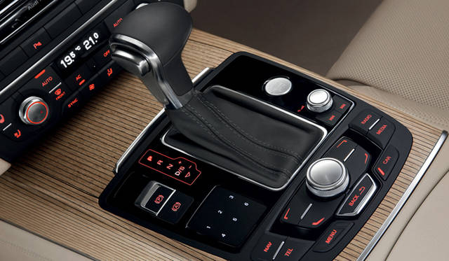 <strong>Audi A6 Avant｜アウディ A6 アバント</strong>