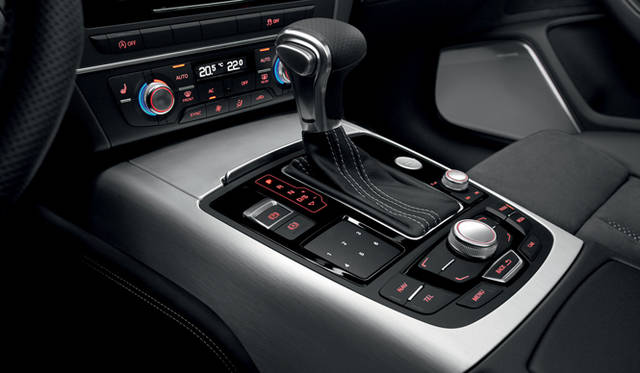 <strong>Audi A6 Avant｜アウディ A6 アバント</strong>