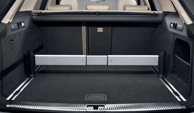 <strong>Audi A6 Avant｜アウディ A6 アバント</strong>