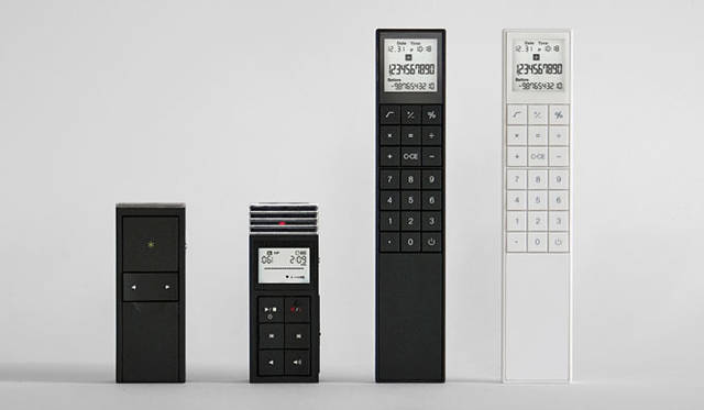 　trystrams電子計算機「X-viz」　FLOWER SHOPでも販売しているtrystrams「X-ViZ」シリーズ。左からプレゼンテーションポインター4万円、IC レコーダー1万2000円、電子計算機各5250円