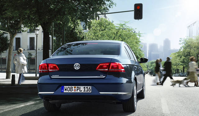 <strong>Volkswagen Passat｜フォルクスワーゲン パサート</strong>　セダン