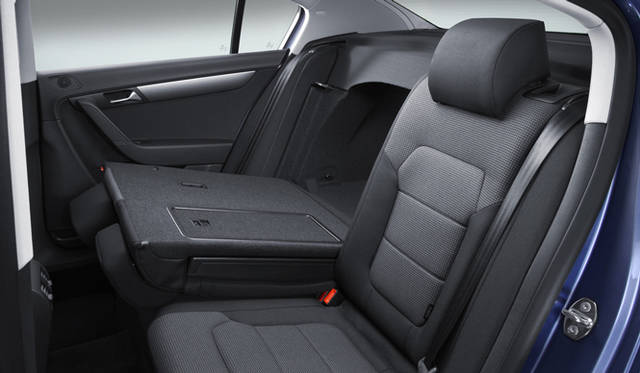 <strong>Volkswagen Passat｜フォルクスワーゲン パサート</strong>　セダン