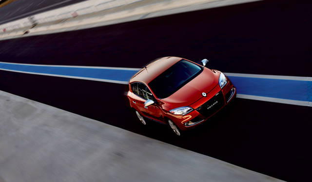 <strong>RENAULT MEGANE│ルノー・メガーヌ</strong>