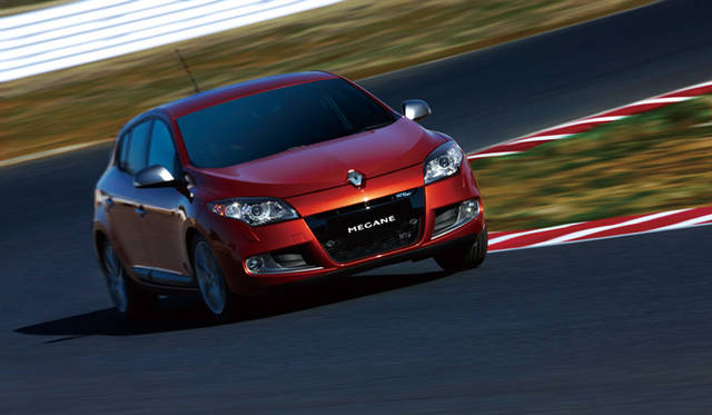 <strong>RENAULT MEGANE│ルノー・メガーヌ</strong>