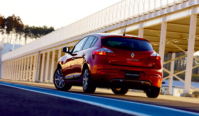<strong>RENAULT MEGANE│ルノー・メガーヌ</strong>