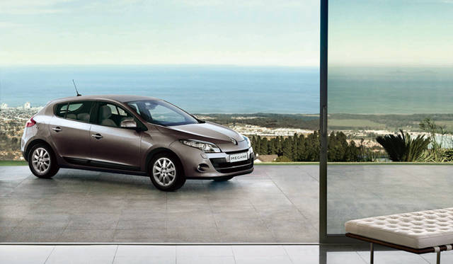 <strong>RENAULT MEGANE│ルノー・メガーヌ</strong>