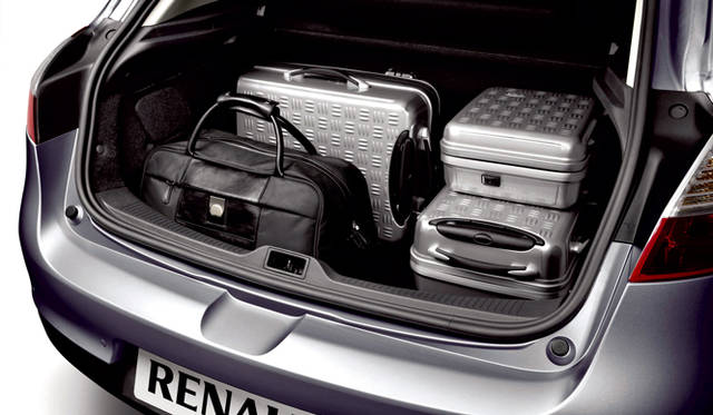 <strong>RENAULT MEGANE│ルノー・メガーヌ</strong>