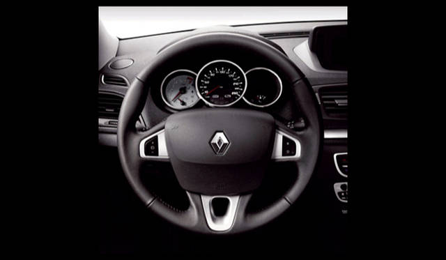 <strong>RENAULT MEGANE│ルノー・メガーヌ</strong>