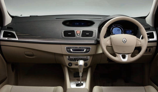 <strong>RENAULT MEGANE│ルノー・メガーヌ</strong>