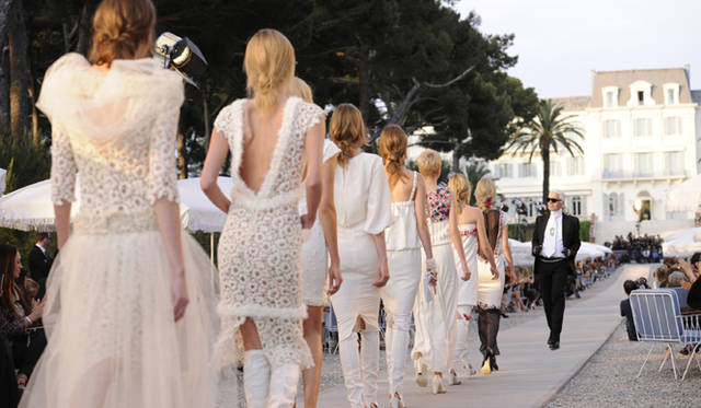 <strong>CHANEL｜シャネル</strong>　2011－2012年クルーズコレクション　©CHANEL