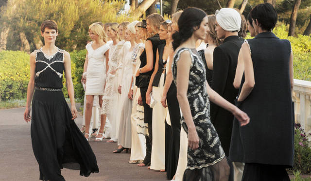 <strong>CHANEL｜シャネル</strong>　2011－2012年クルーズコレクション　©CHANEL