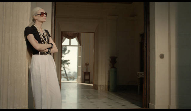 <strong>CHANEL｜シャネル</strong>　2011－2012年クルーズコレクション　カール・ラガーフェルドによる短編映画『The Tale of a Fairy』　©CHANEL