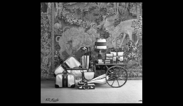 <strong>GUCCI│グッチ</strong> 京都・フィレンツェの伝統を未来につなぐ職人技 「時の贈りもの」 ～GUCCI90年のアーカイブ展～　1980年代、グッチのストアのようす。Photo by Fotolocchi