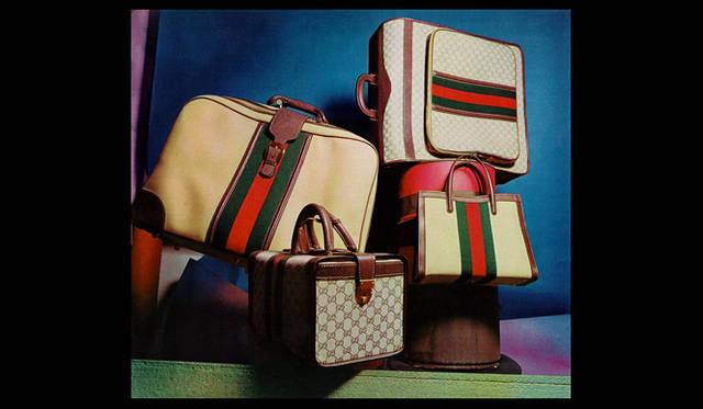 <strong>GUCCI│グッチ</strong> 京都・フィレンツェの伝統を未来につなぐ職人技 「時の贈りもの」 ～GUCCI90年のアーカイブ展～　1971年のカタログビジュアルより。Courtesy of GUCCI