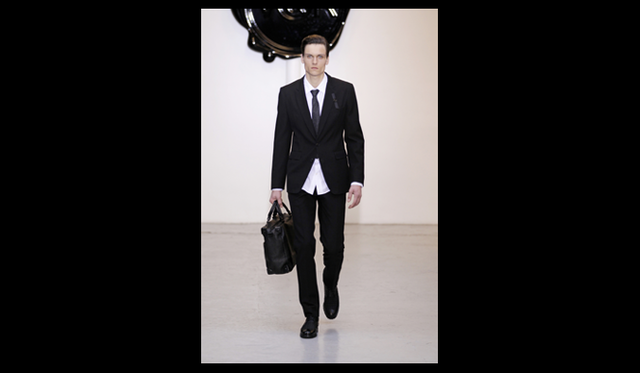 <strong>VIKTOR & ROLF｜ヴィクター＆ロルフ</strong>　