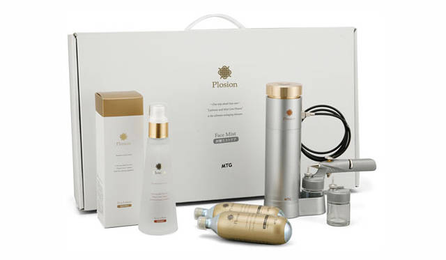 <strong>連載｜藤原美智子</strong>　「炭酸ミストケア Plosion」セット（CMC-L1413）4万7500円（MTG）　Tel.052-481-2707 http://www.mtg.gr.jp