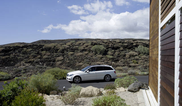 <strong>Mercedes-Benz C 350 Blue EFFICIENCY Stationwagon｜メルセデス・ベンツ C 250 ブルーエフィシェンシー ステーションワゴン</strong>