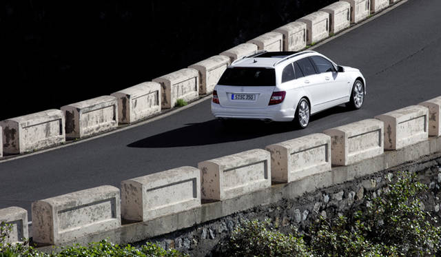 <strong>Mercedes-Benz C 350 Blue EFFICIENCY Stationwagon｜メルセデス・ベンツ C 250 ブルーエフィシェンシー ステーションワゴン</strong>