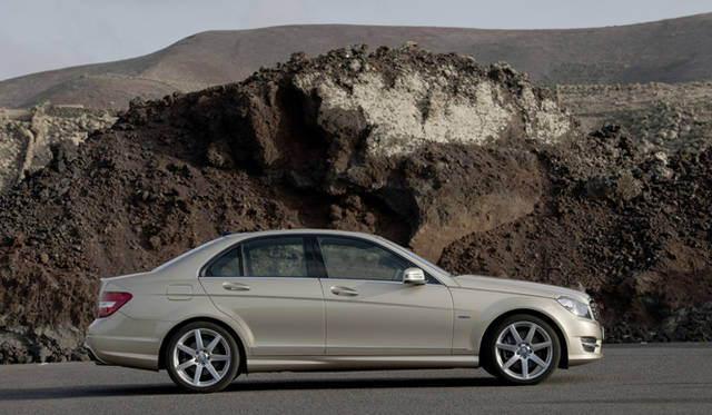 <strong>Mercedes-Benz C 350 Blue EFFICIENCY AMG Sportpackage｜メルセデス・ベンツ C 350 ブルーエフィシェンシー AMG スポーツパッケージ</strong>