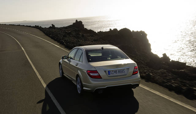 <strong>Mercedes-Benz C 350 Blue EFFICIENCY AMG Sportpackage｜メルセデス・ベンツ C 350 ブルーエフィシェンシー AMG スポーツパッケージ</strong>