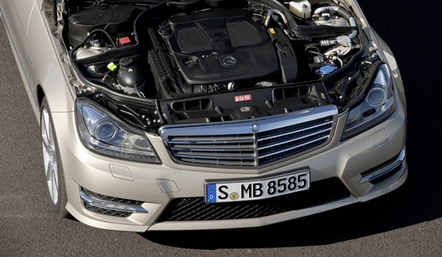 <strong>Mercedes-Benz C 350 Blue EFFICIENCY AMG Sportpackage｜メルセデス・ベンツ C 350 ブルーエフィシェンシー AMG スポーツパッケージ</strong>　3.5リッターV型6気筒ブルーダイレクトエンジン