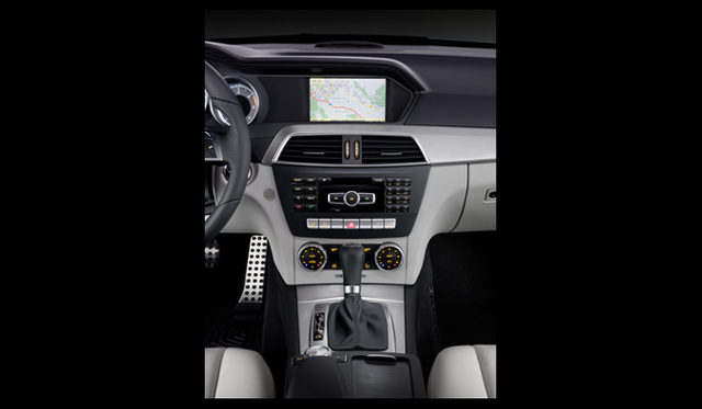 <strong>Mercedes-Benz C-Class｜メルセデス・ベンツ Cクラス</strong>