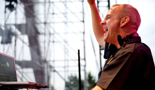 <strong>SINGHA BEER│シンハービール　BIG BEACH FESTIVAL’11に特設テントを開設</strong>　ファットボーイ・スリム