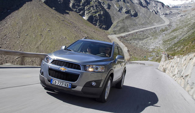 <strong>CHEVROLET CAPTIVA｜シボレー キャプティバ</strong>