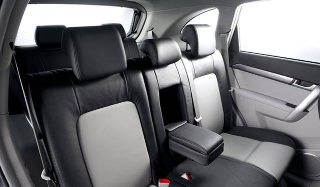 <strong>CHEVROLET CAPTIVA｜シボレー キャプティバ</strong>