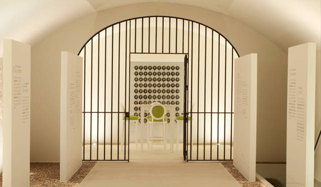 <strong>Perrier-Jouët｜ペリエ ジュエ</strong>　　200周年記念に発売される2本セット「ペリエ ジュエ ビサン トゥネール」のうちの1本が保管される特別のカーヴ。