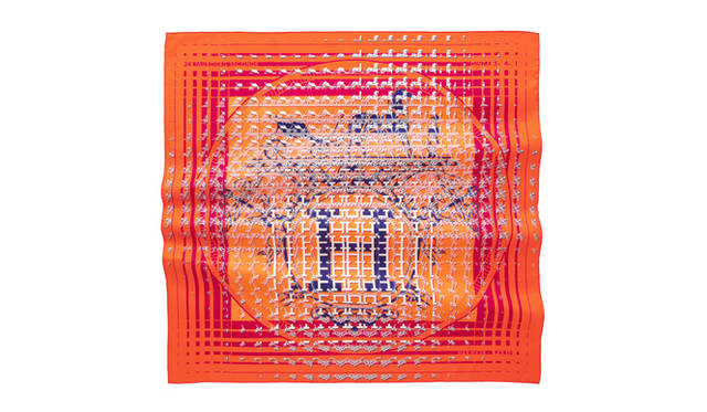 <strong>HERMÈS｜エルメス</strong>   「フォーブル 24・銀座 5-4-1」 シルク100%　[90×90cm]　4万8300円　カラー展開は5色