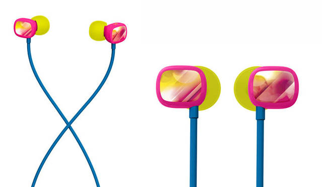 <strong>Logicool｜ロジクール</strong> 「Ultimate Ears 100 Noise-Isolating Earphones」オープンプライス　UE100PH（ピンクヘイズ）は、ヒップホップやアブストラクトなビートを好む層を意識したデザイン。反骨的なビートやヒップホップの荒削りで堂々としたアティテュードを、印象的なアートワークとピンクのハウジングで表現。