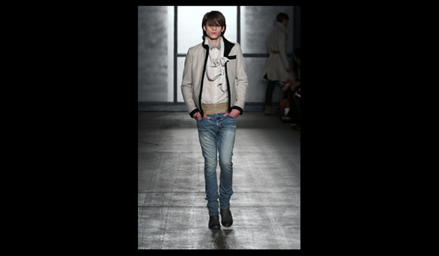 <strong>Robert Geller｜ロバート・ゲラー</strong>