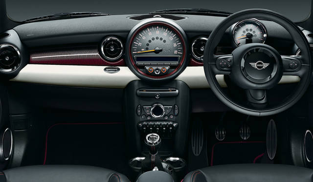 <strong>MINI CLUBMAN HAMPTON｜ミニ クラブマン ハンプトン</strong>