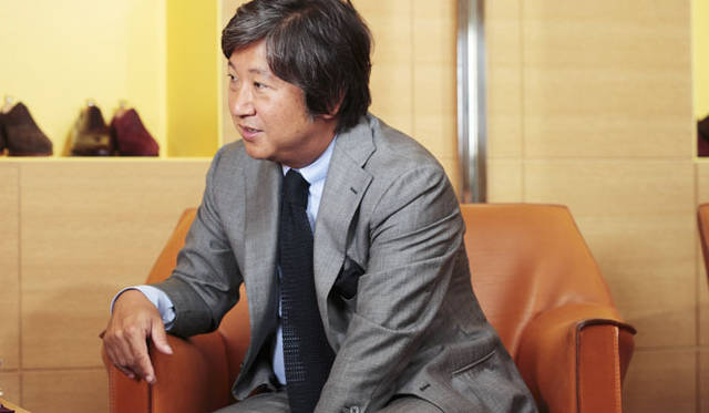 <strong>松田智沖×操上和美</strong>　操上和美が語る、ジョンロブの「By Request」