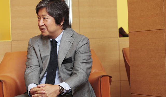 <strong>松田智沖×操上和美</strong>　操上和美が語る、ジョンロブの「By Request」