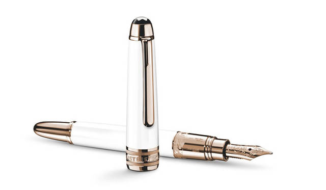 <strong>MONTBLANC｜モンブラン</strong>　「Tribute to the Mont Blanc」マイスターシュテュック　モーツァルト＜万年筆＞　ペン先はF、Mの2種類　9万6600円（モンブラン／モンブラン GBU ジャパン）