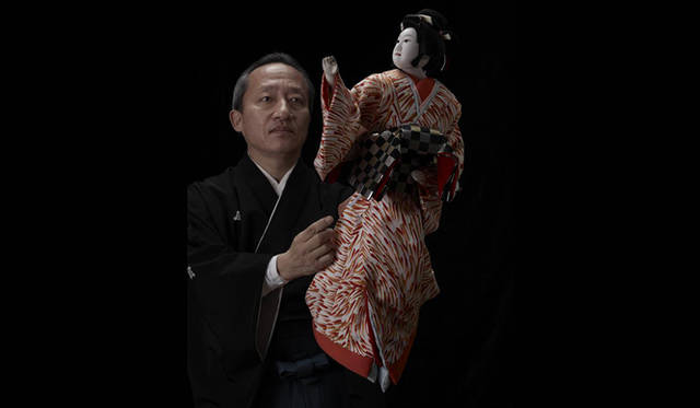 <strong>ART</strong>｜震災で中止されていた『杉本文楽 曾根崎心中』復活公演決定<br />エルメススカーフをもちいた衣裳をまとう「お初」