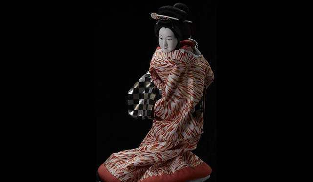 <strong>ART</strong>｜震災で中止されていた『杉本文楽 曾根崎心中』復活公演決定<br />エルメススカーフをもちいた衣裳をまとう「お初」