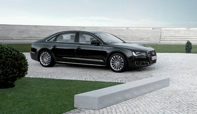 <strong>Audi A8 L W12 quattro｜アウディ A8 L W12 クワトロ</strong>